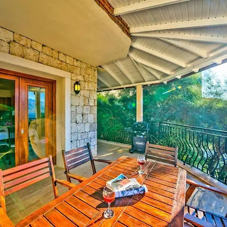 Noa Amazing Sea View Villa *